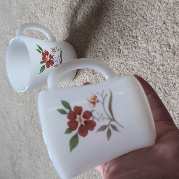 Set of 2 Glasbake Thank you Floral Milk Glass Mugs - Picture 10 of 10